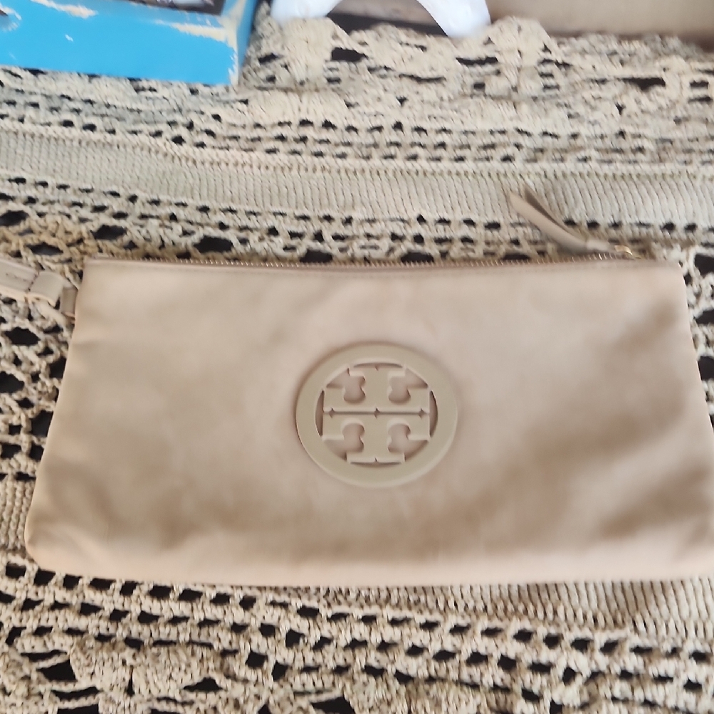 Tory Burch Cream Wristlet Clutch